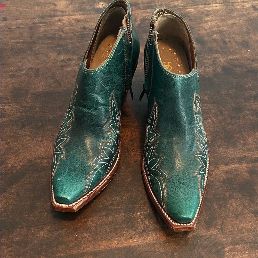Ariat Turquoise Leather Ankle Boots NWOT never worn